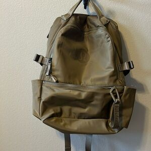 Lululemon backpack 22L